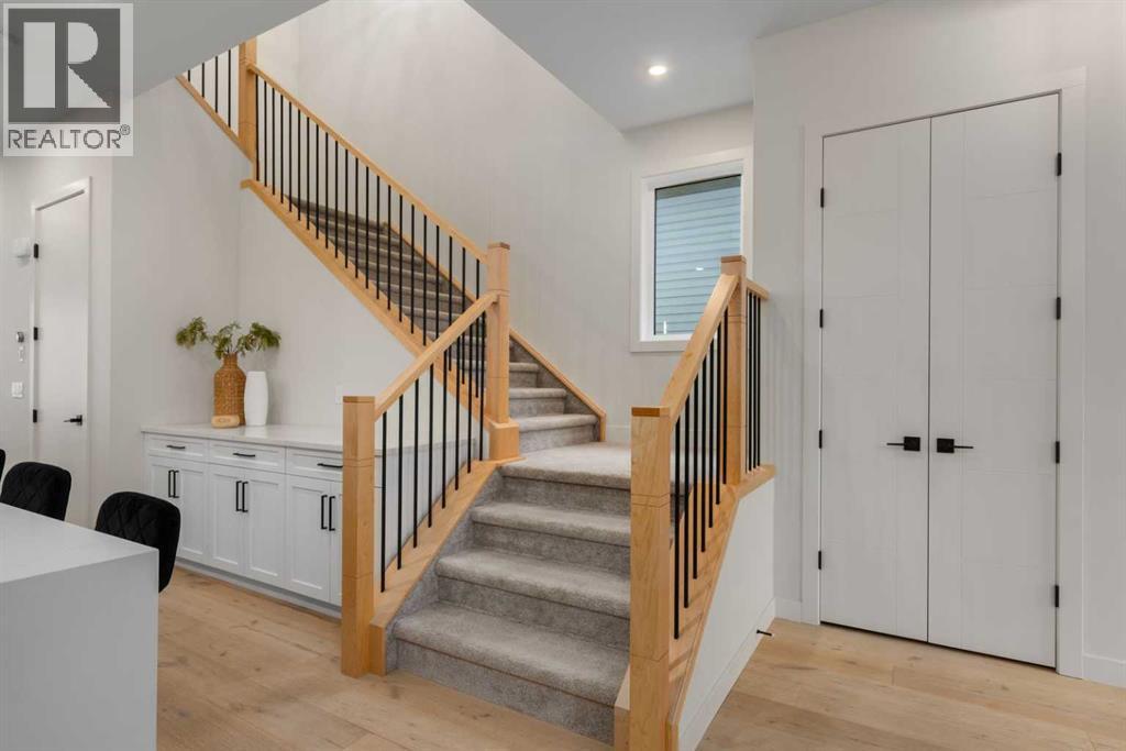 7712 36 Avenue NW, Calgary — photo 13