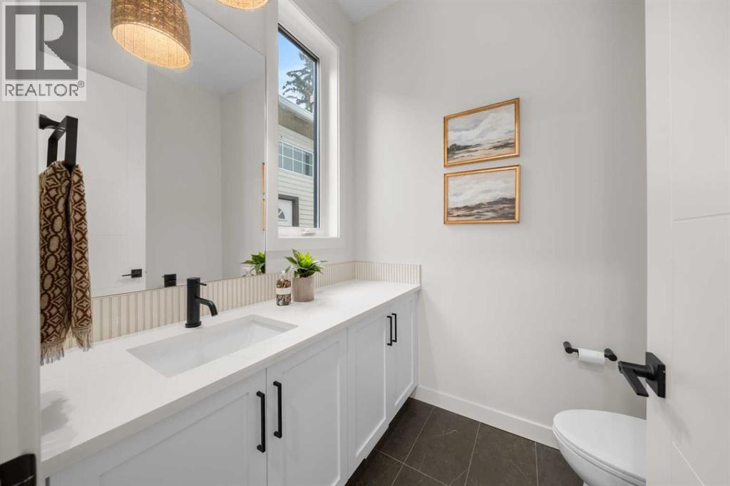 7712 36 Avenue NW, Calgary — photo 12