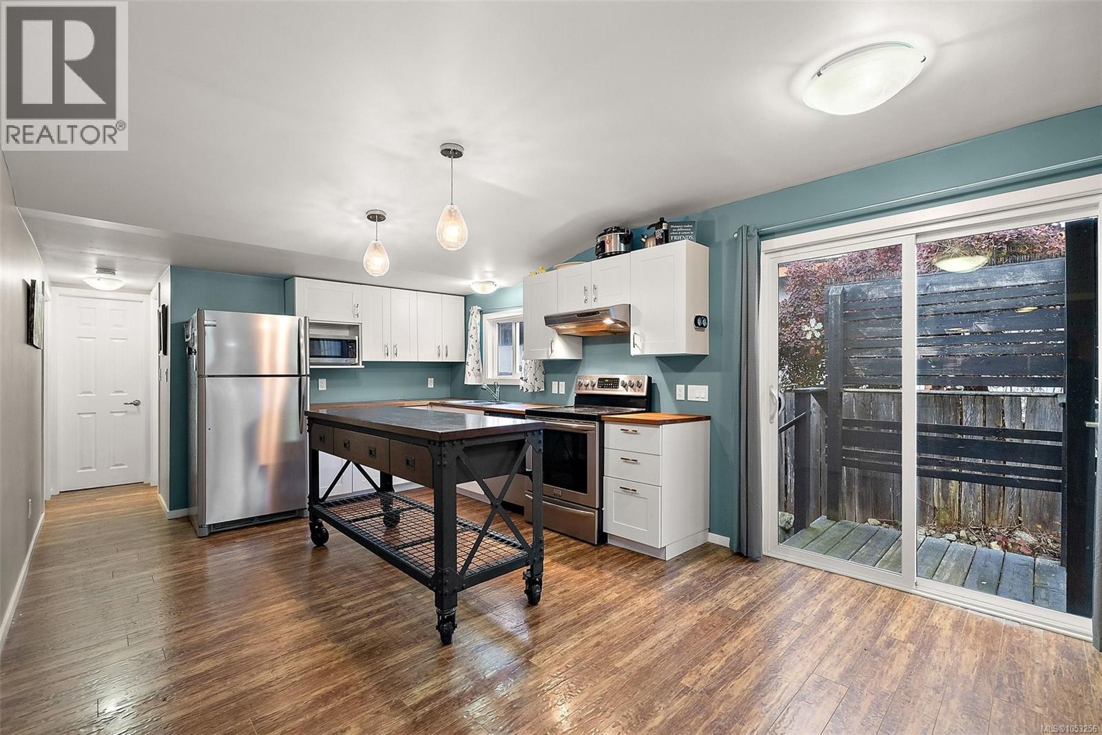 #8 7021 Grant Rd W - 13