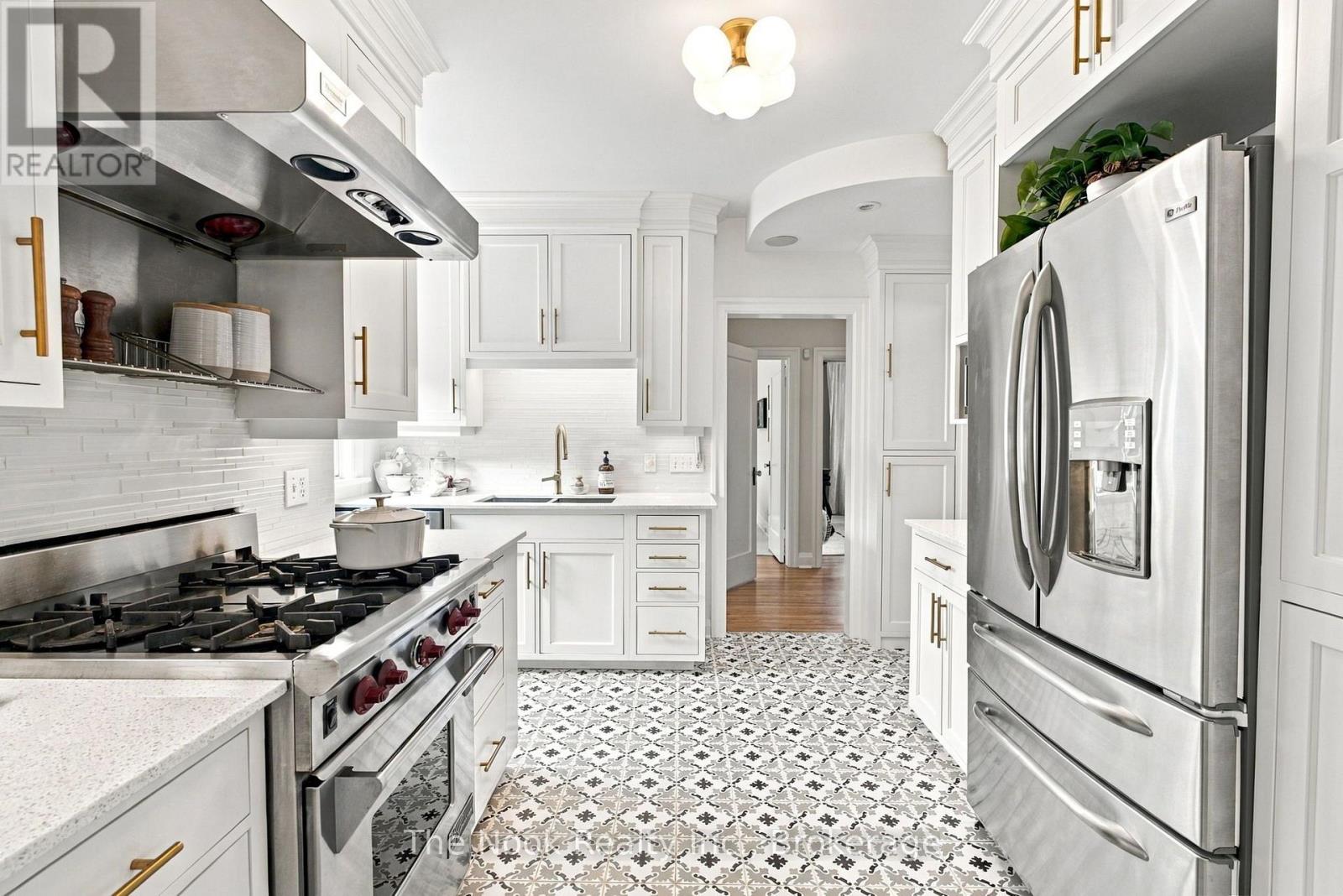 580 HOMEWOOD AVENUE - 14
