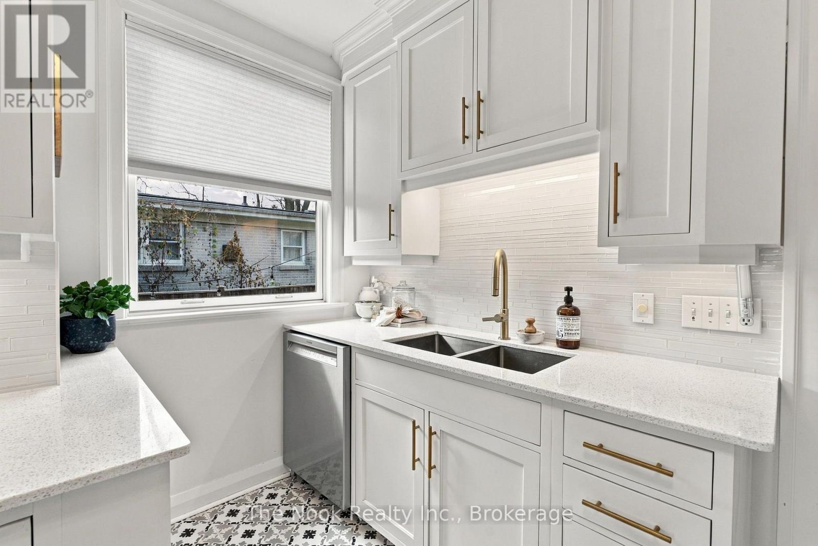 580 HOMEWOOD AVENUE - 15