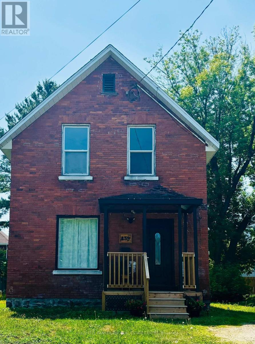 439 SECOND AVENUE E, North Bay (Central)