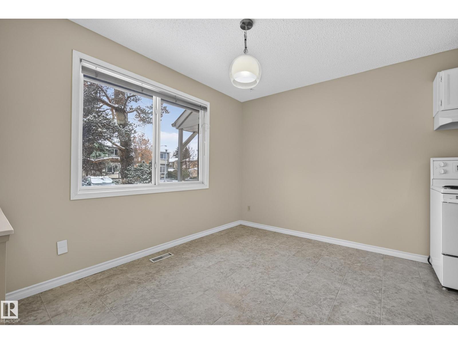 181 TUDOR LN NW, Edmonton — photo 9