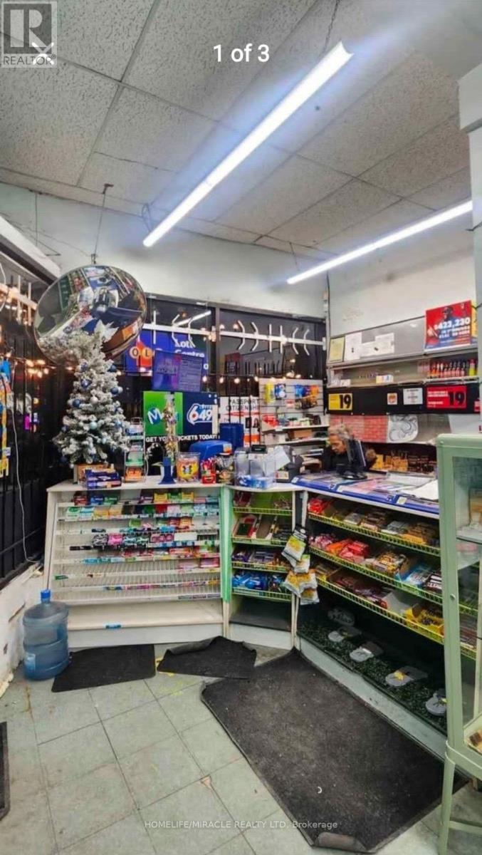 927 BLOOR STREET W, Toronto (Palmerston-Little Italy) — photo 8