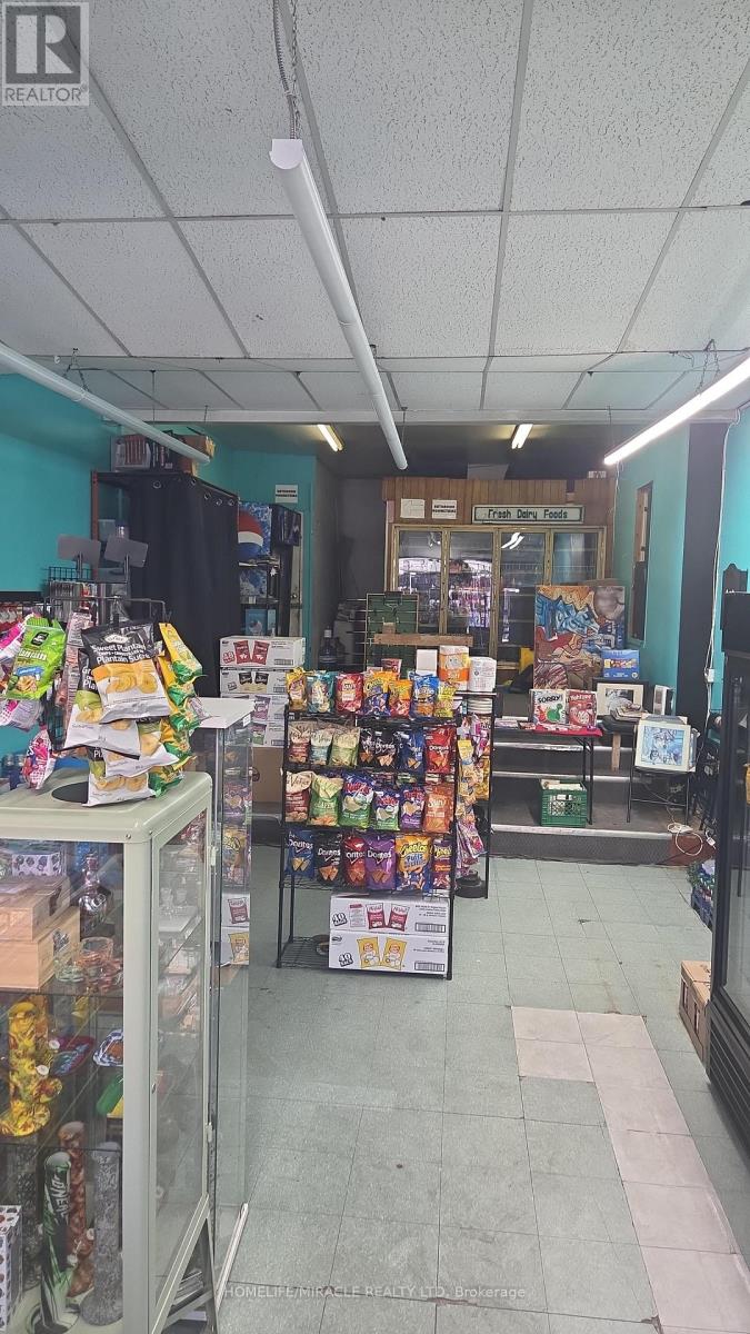 927 BLOOR STREET W, Toronto (Palmerston-Little Italy) — photo 9