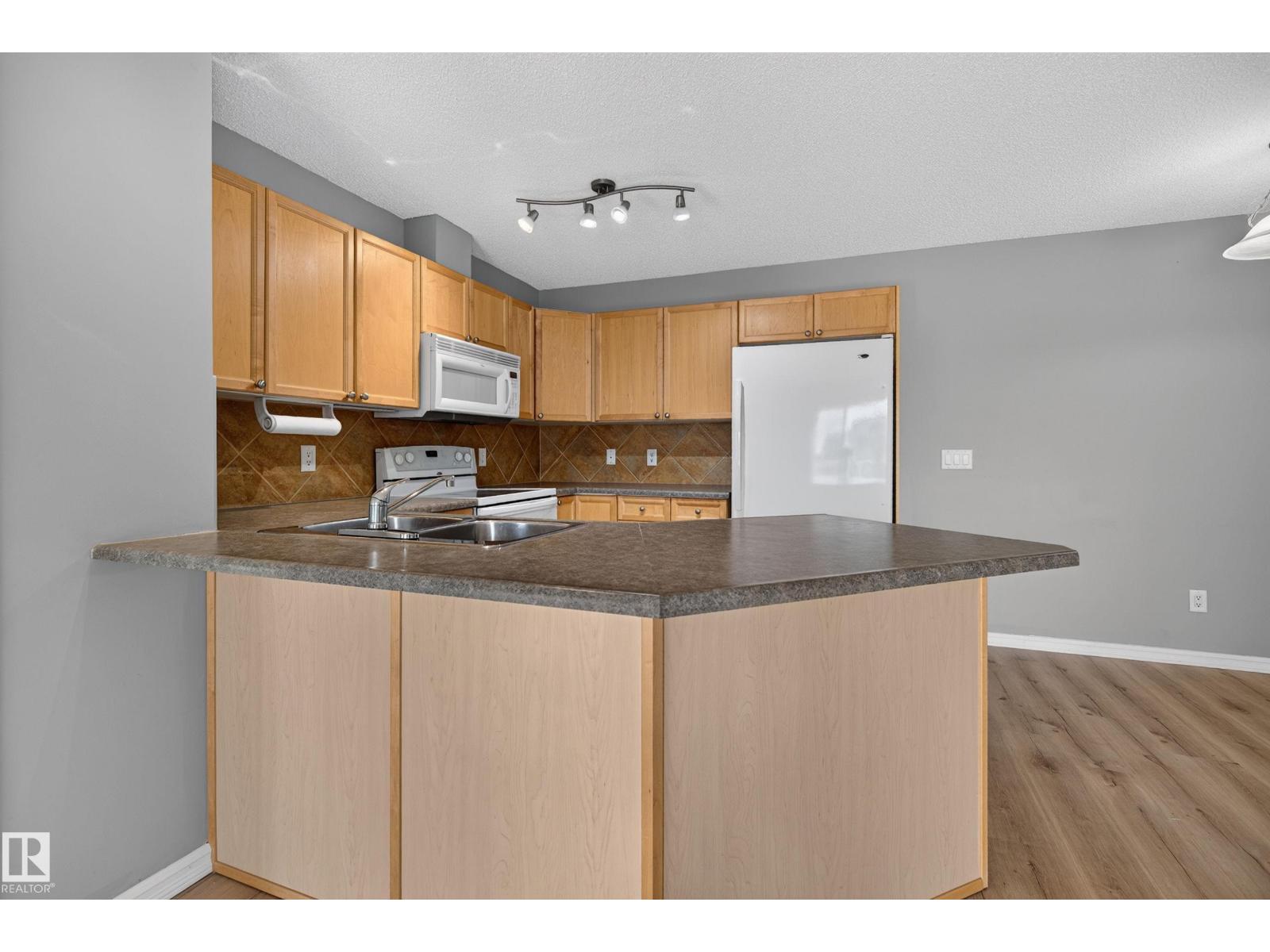 #416 15211 139 ST NW, photo 7 of 20