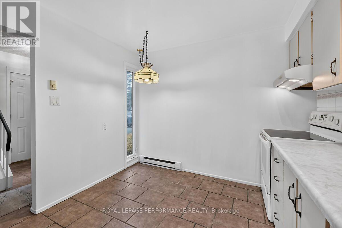 23 - 52 Compata Way