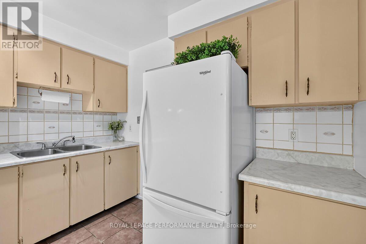 23 - 52 Compata Way