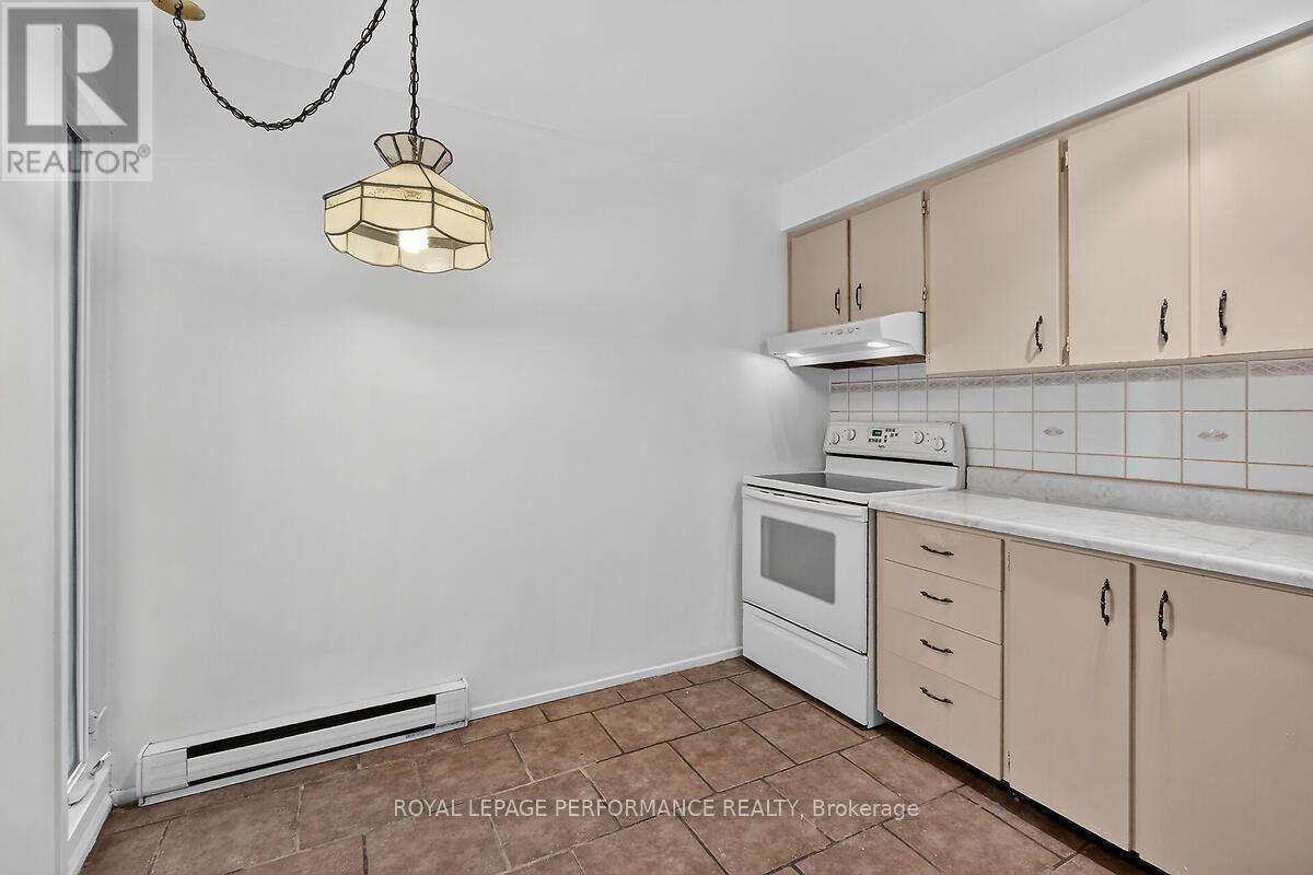23 - 52 Compata Way
