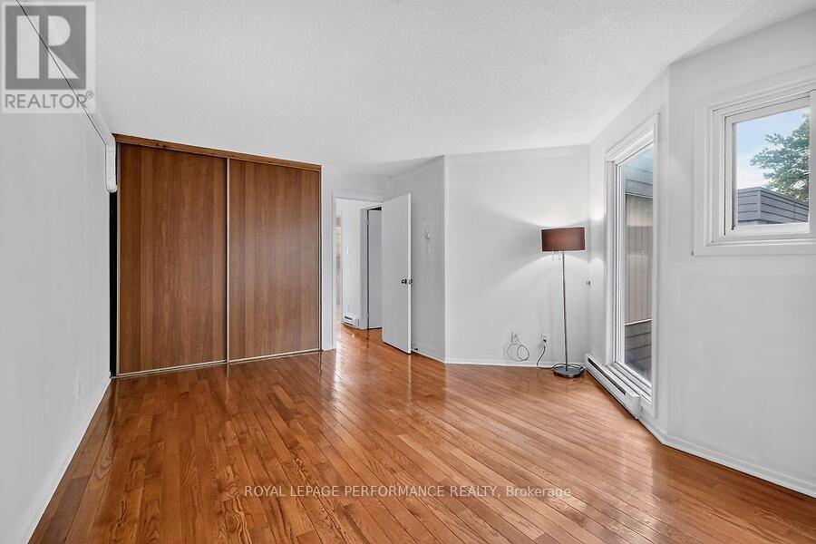 23 - 52 Compata Way