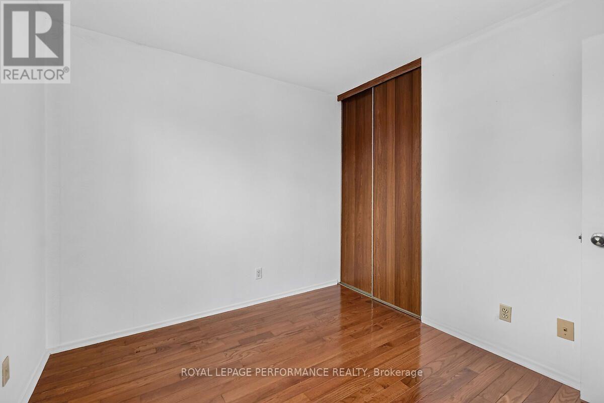 23 - 52 Compata Way