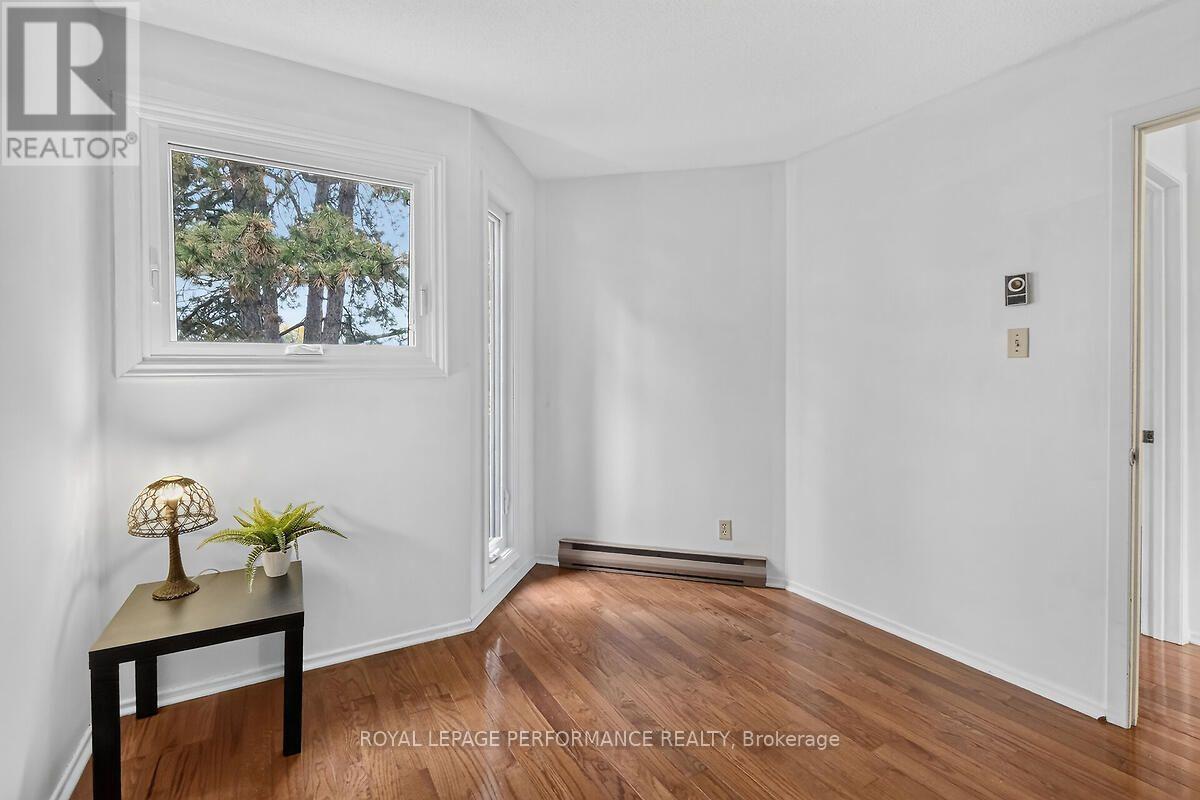 23 - 52 Compata Way