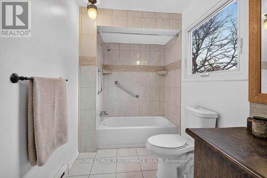 23 - 52 Compata Way
