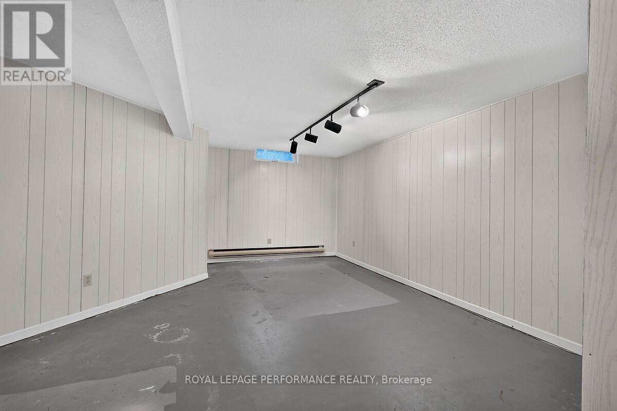 23 - 52 Compata Way
