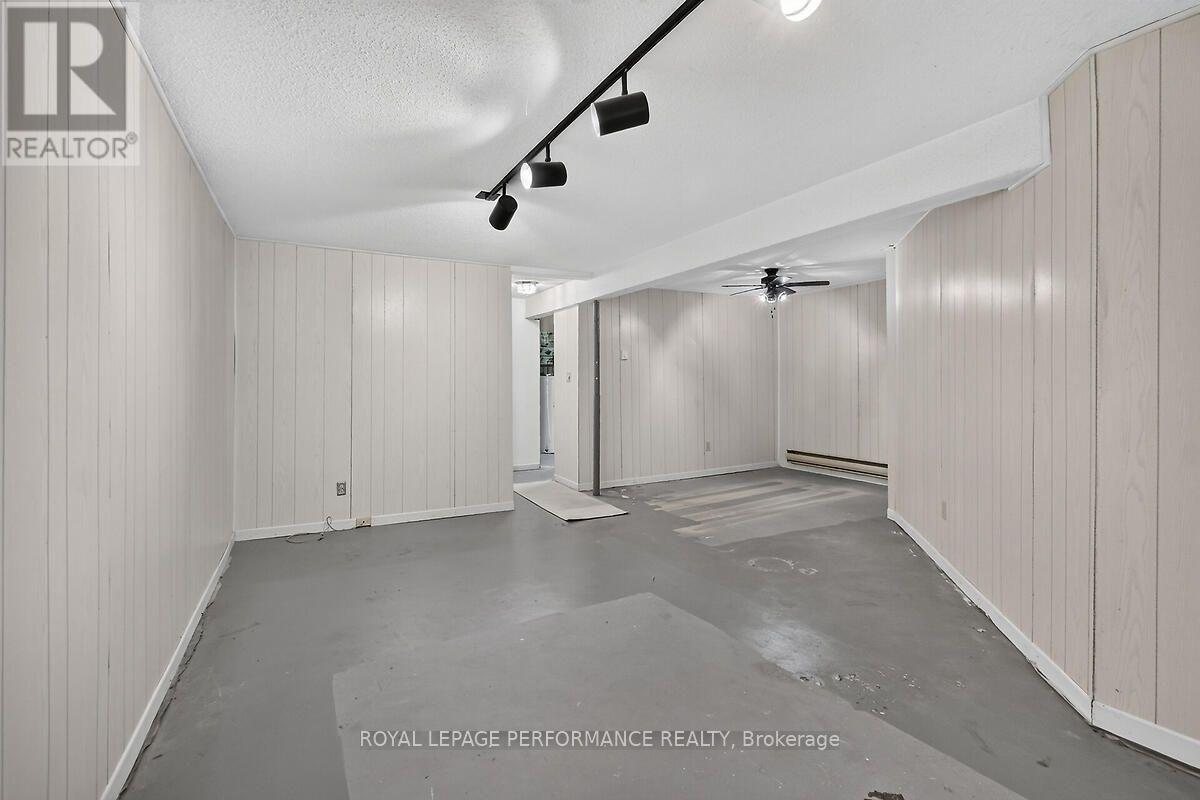 23 - 52 Compata Way
