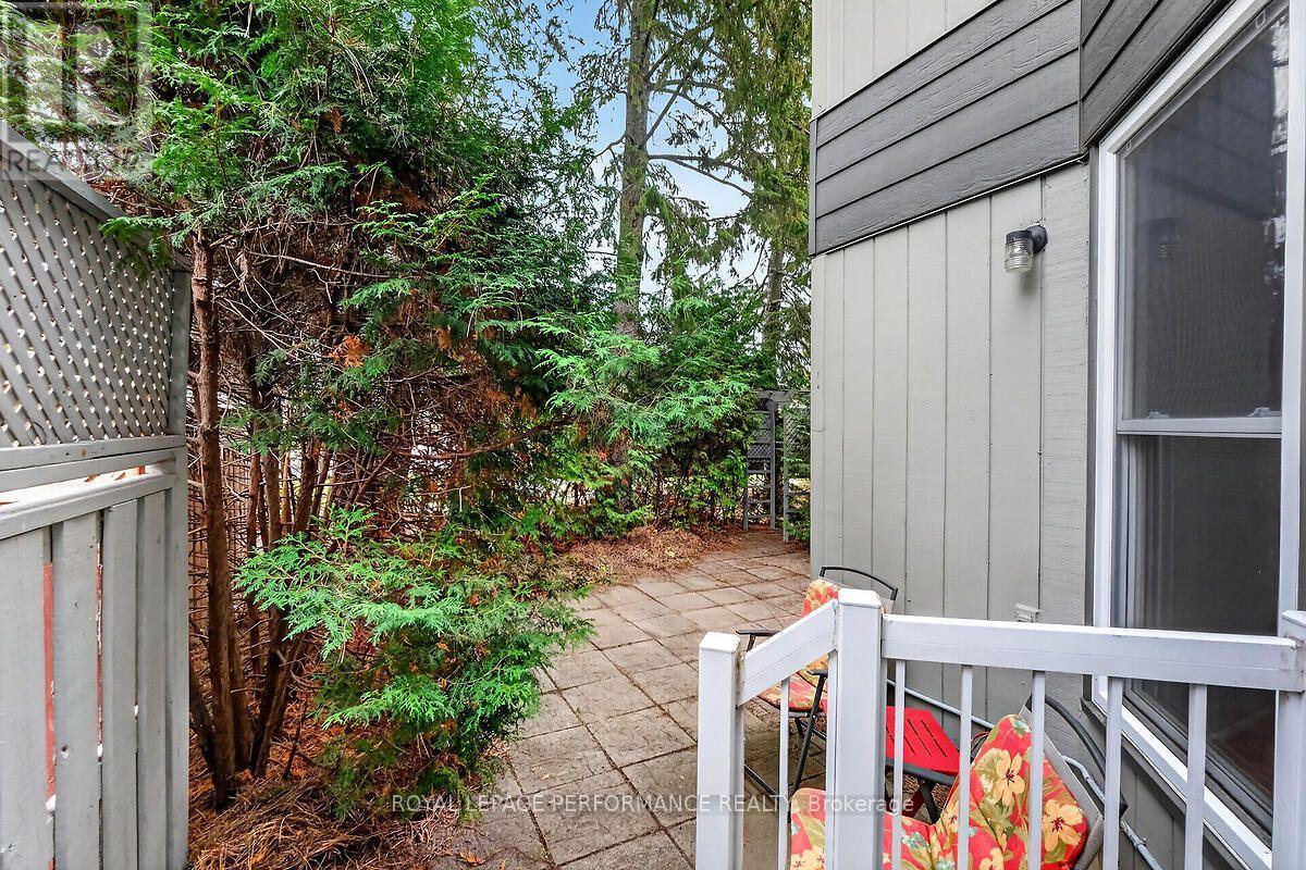 23 - 52 Compata Way