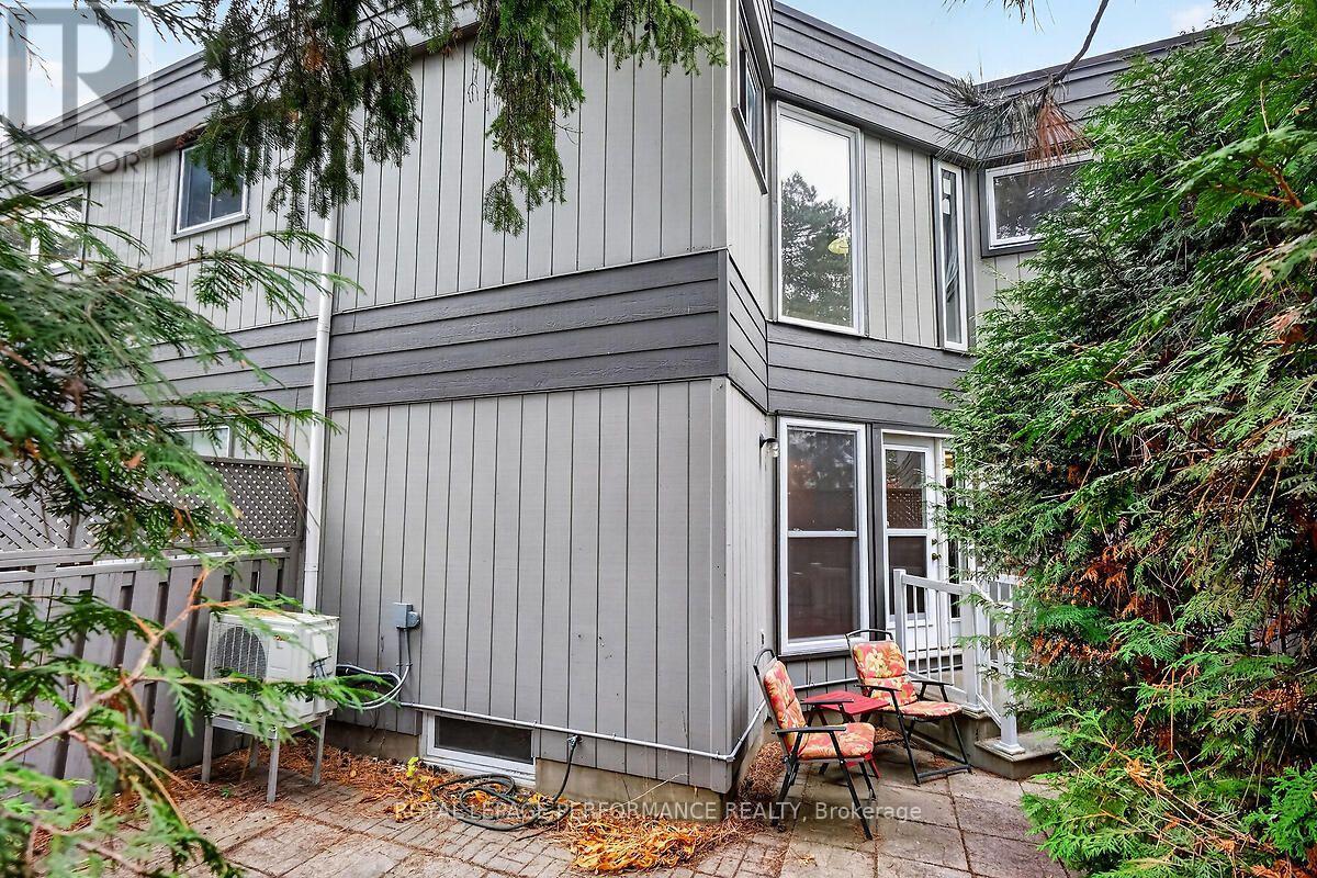 23 - 52 Compata Way