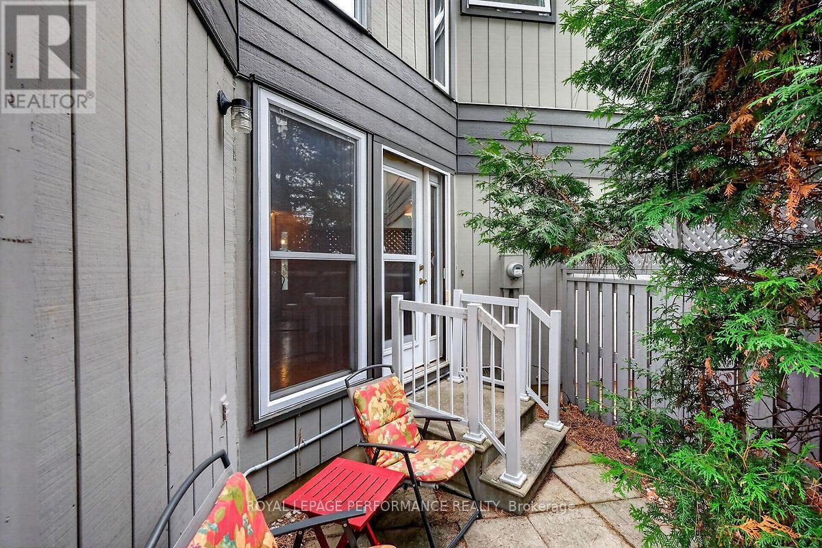 23 - 52 Compata Way