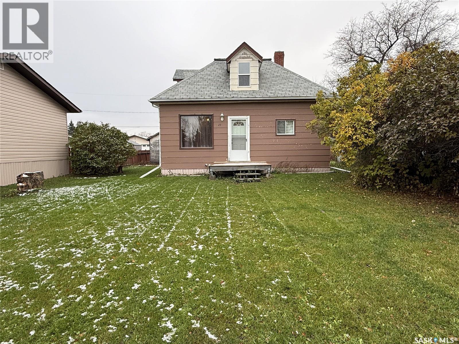 23 Phillips STREET, Quill Lake — photo 2