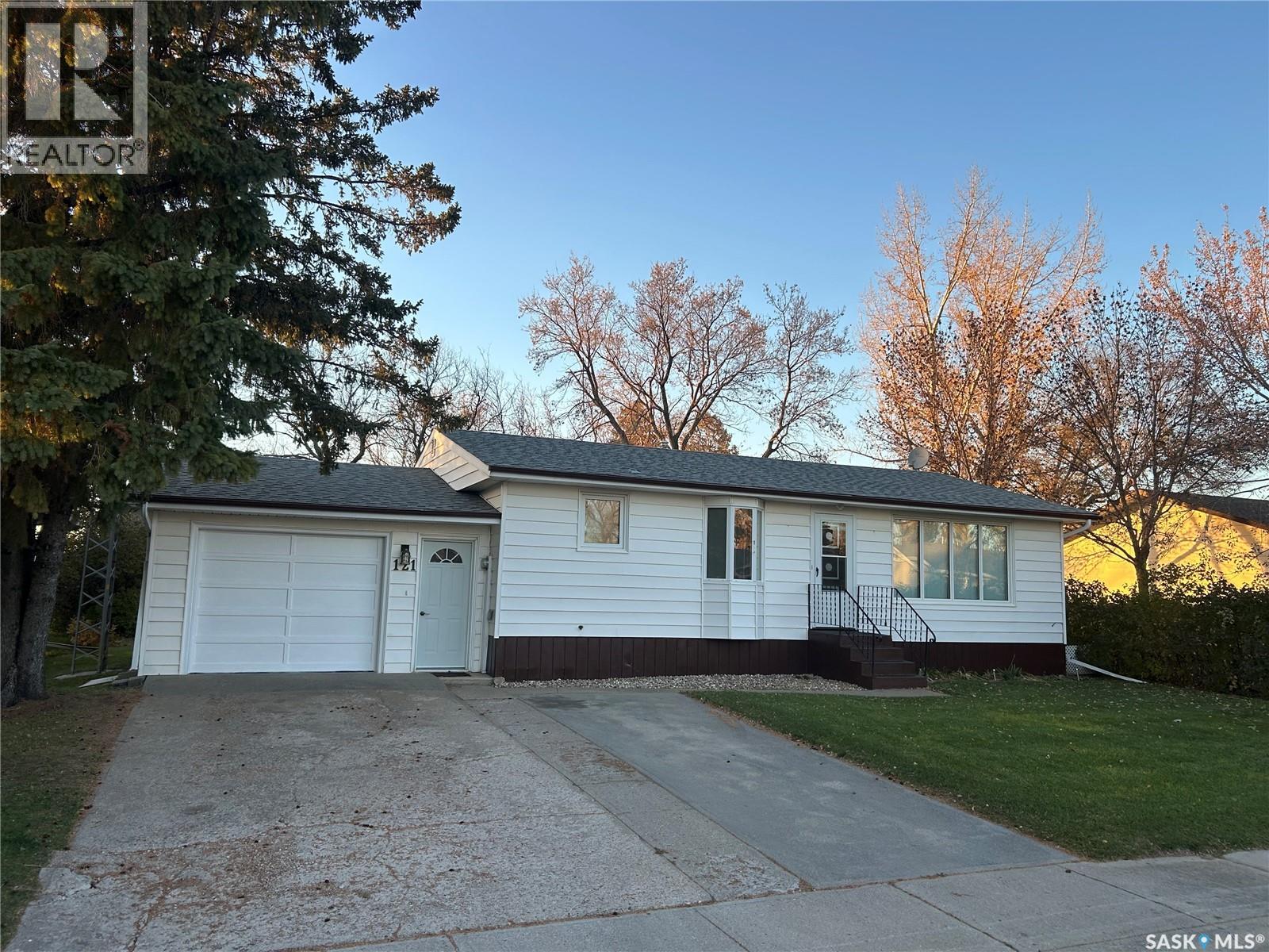 121 Moir DRIVE, Oxbow