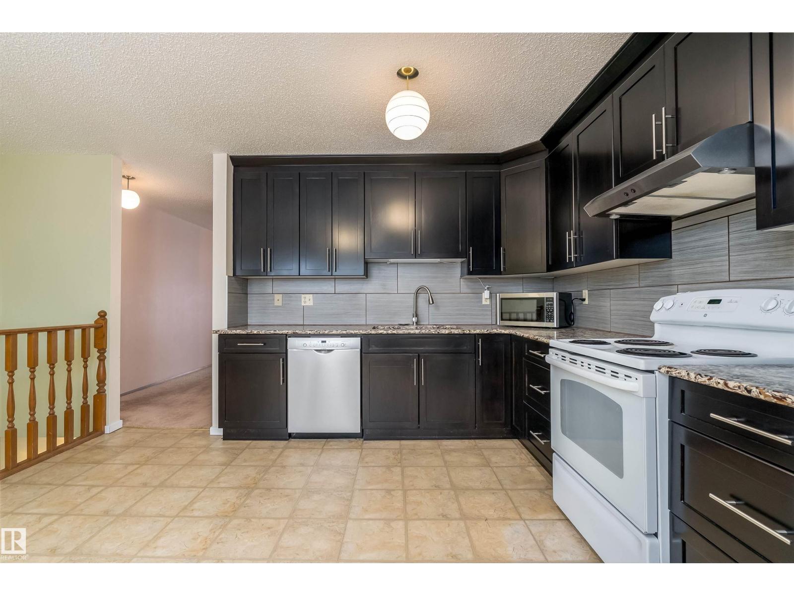 11125 19 AV NW, Edmonton — photo 23