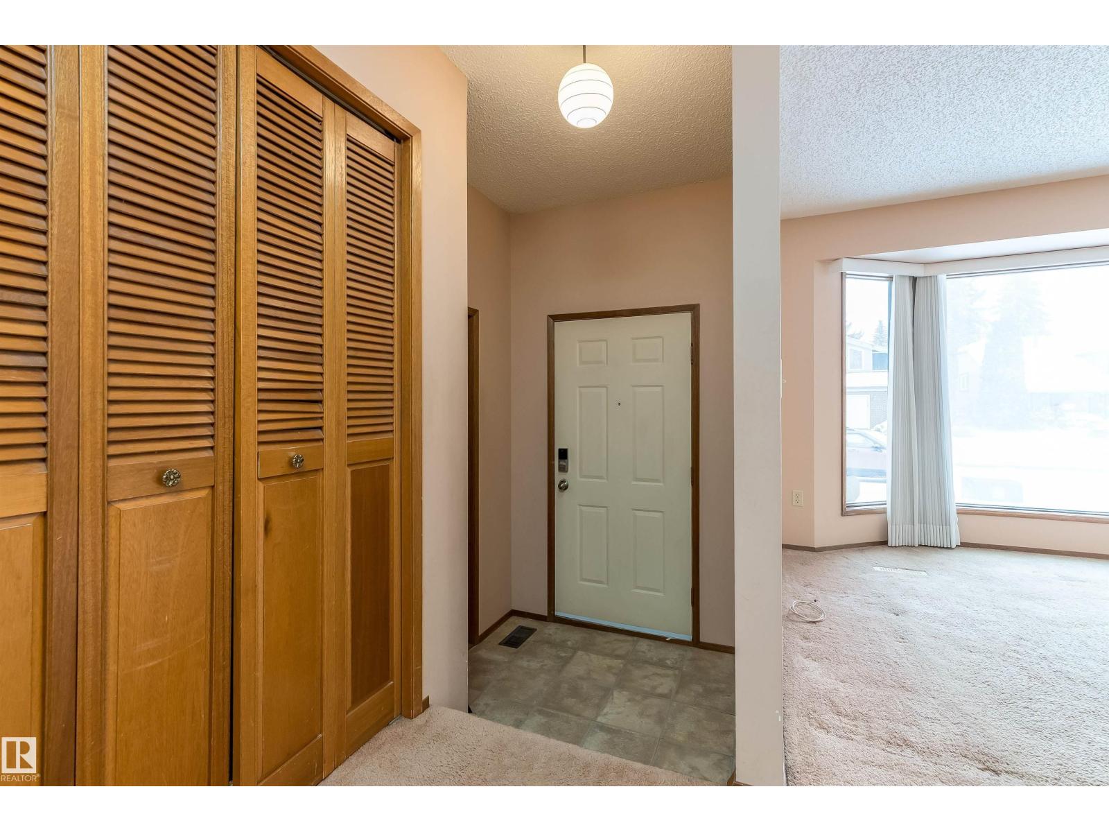 11125 19 AV NW, Edmonton — photo 5