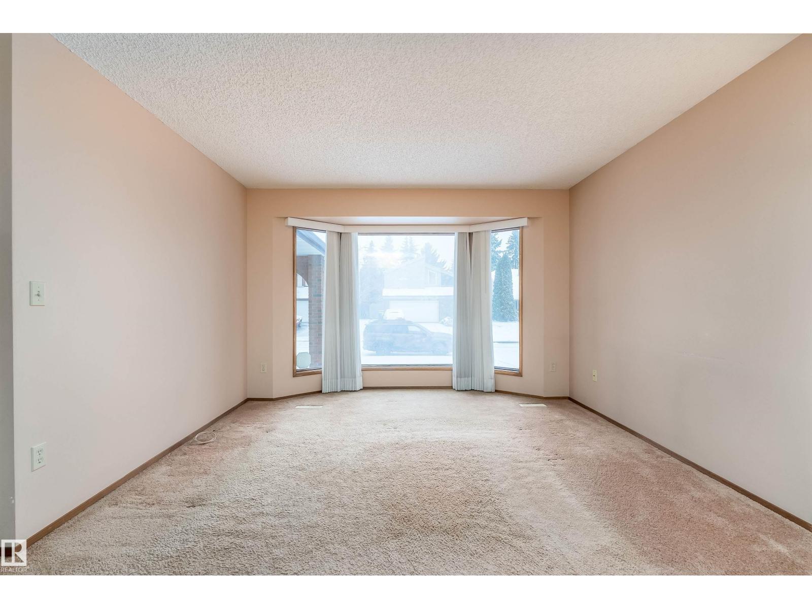 11125 19 AV NW, Edmonton — photo 8