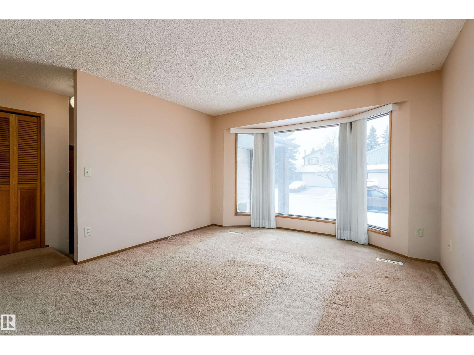 11125 19 AV NW, Edmonton — photo 9