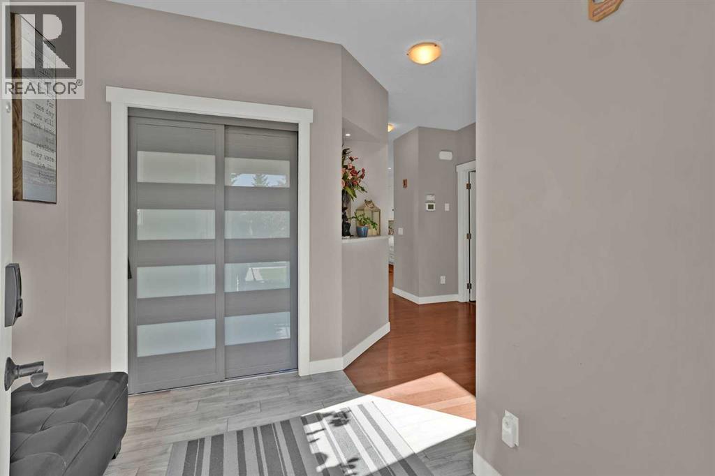 3 Bed, 3 Bath Duplex for Sale in Calgary – 4641 81 Street NW, Calgary – MLS# A2346103 - Image 5