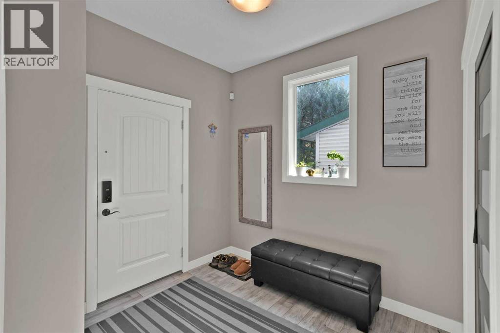 3 Bed, 3 Bath Duplex for Sale in Calgary – 4641 81 Street NW, Calgary – MLS# A2346103 - Image 6