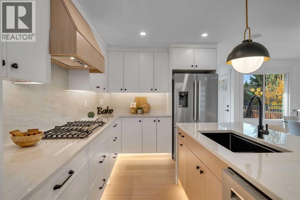 Property photograph 11 for MLS A2355035