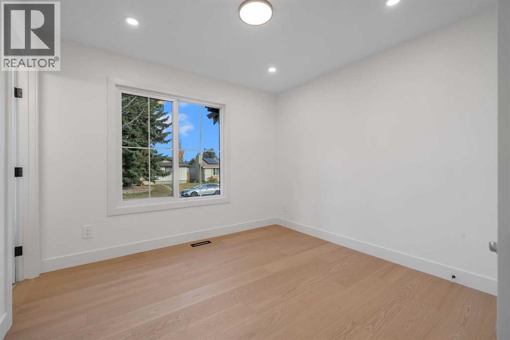 Property photograph 25 for MLS A2355035