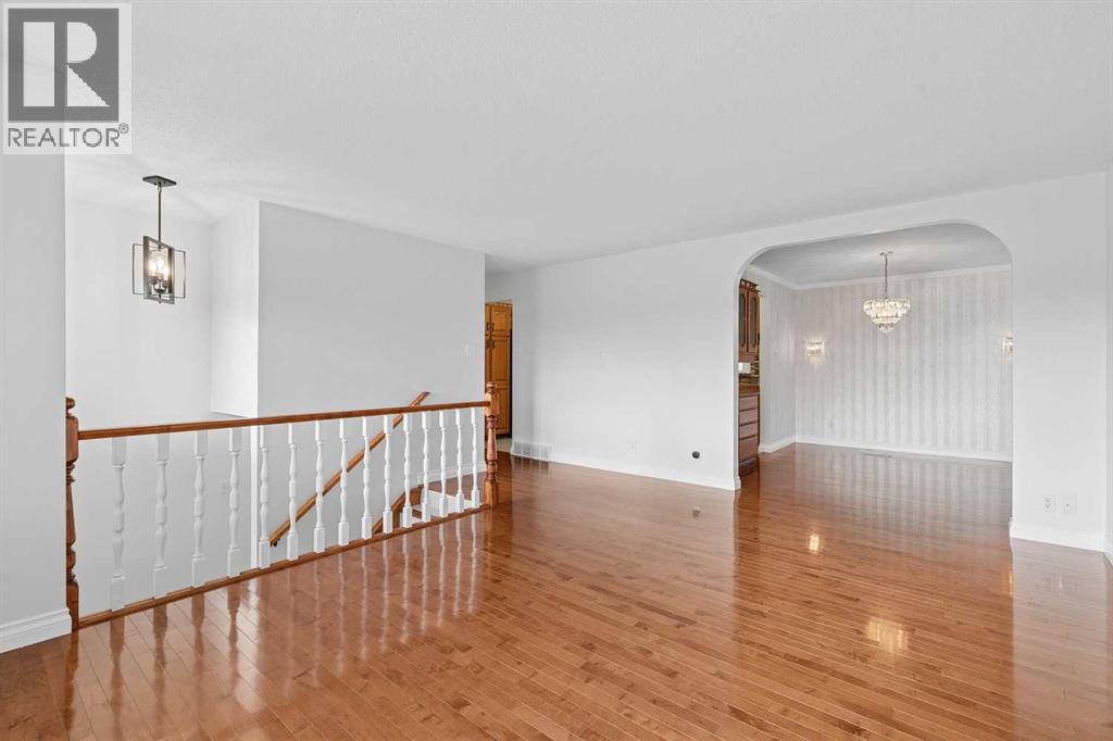 808 Stonehaven Road SW, Calgary — photo 5
