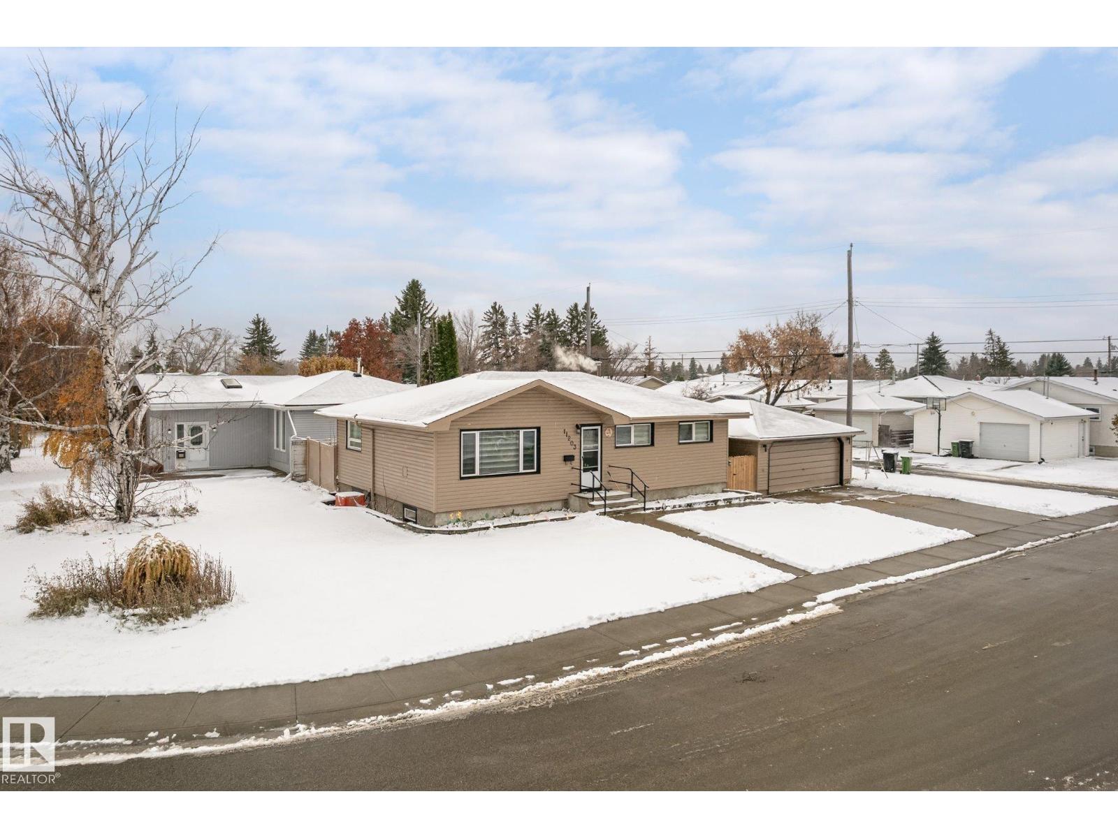 11203 136 AV NW, Edmonton, Alberta, T5E1W9