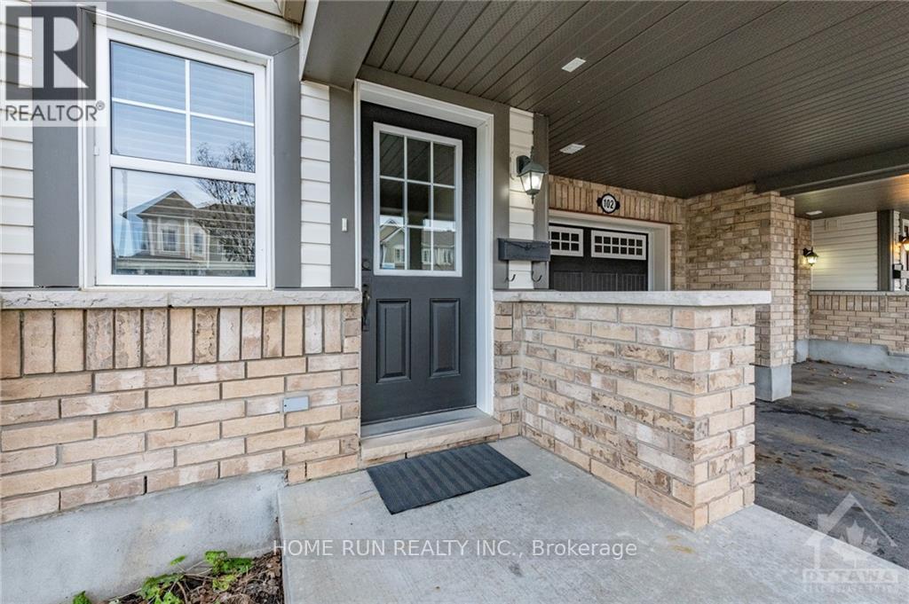 102 SUNSHINE CRESCENT, Ottawa — photo 2