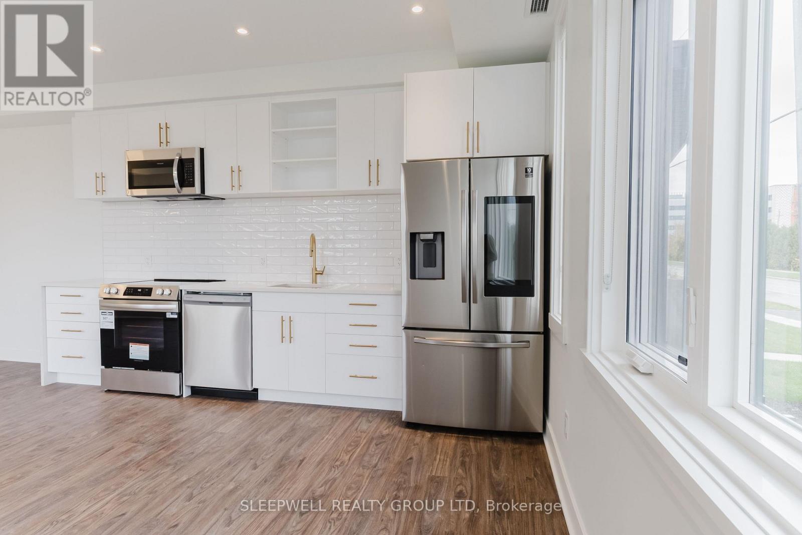 8 - 845 CHAMPLAIN STREET, Ottawa — photo 2