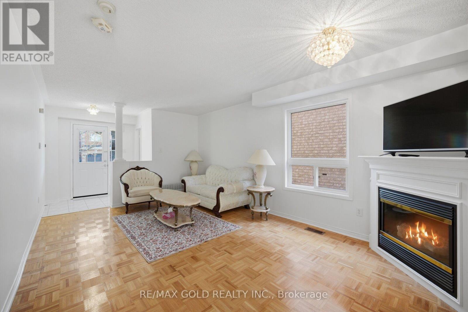 99 WOODHAVEN DRIVE, Brampton (Fletcher's Meadow) — photo 9