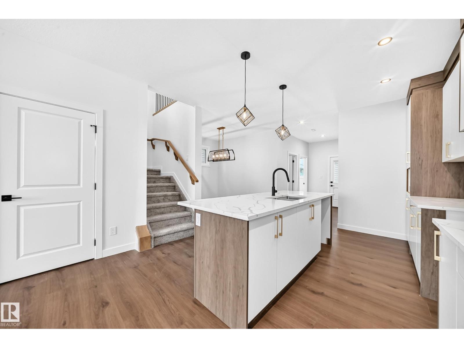 Property photograph 3 for MLS E4514784