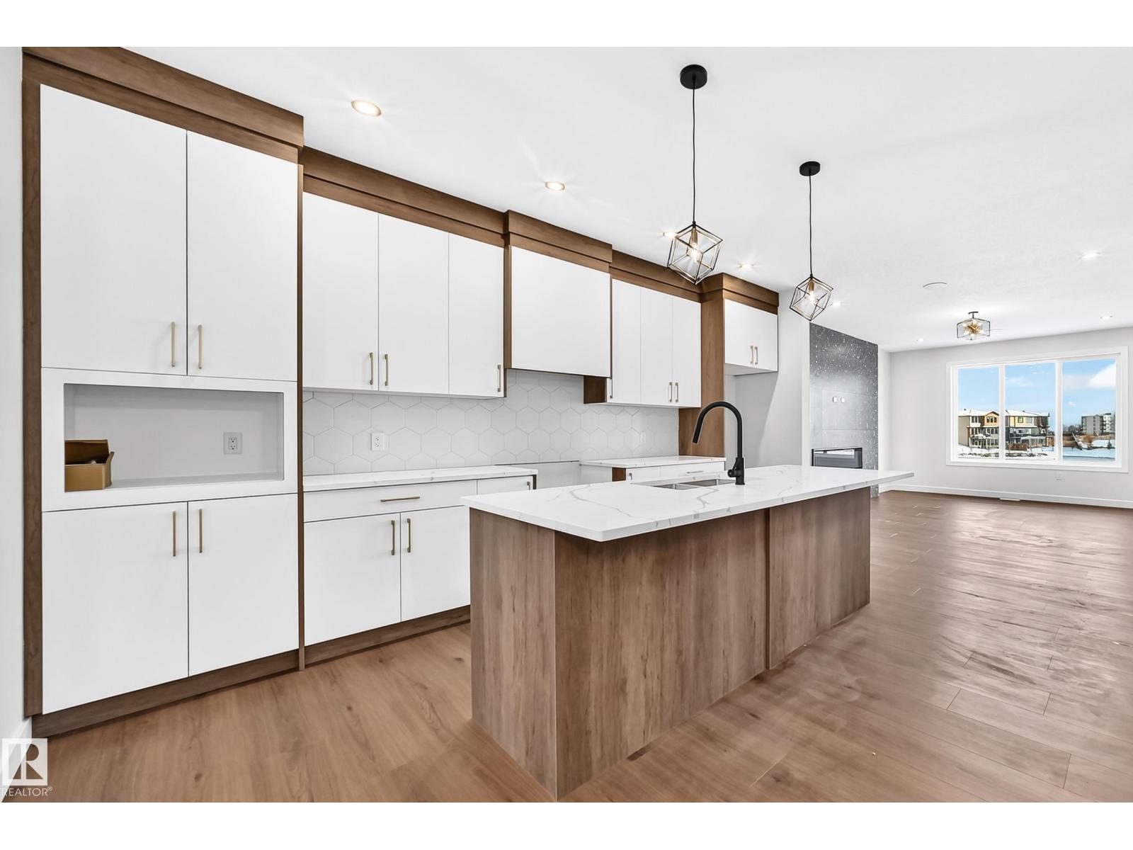 Property photograph 4 for MLS E4514784