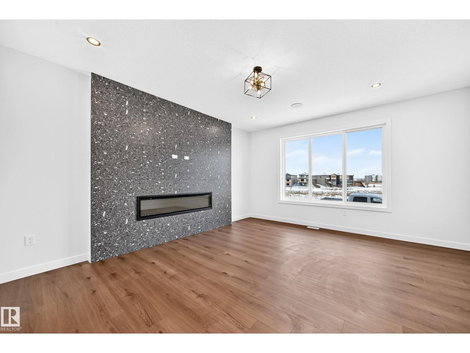 Property photograph 10 for MLS E4514784