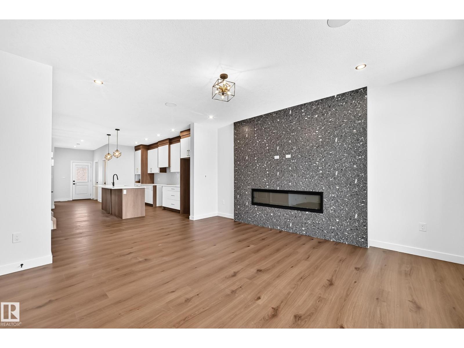 Property photograph 8 for MLS E4514784
