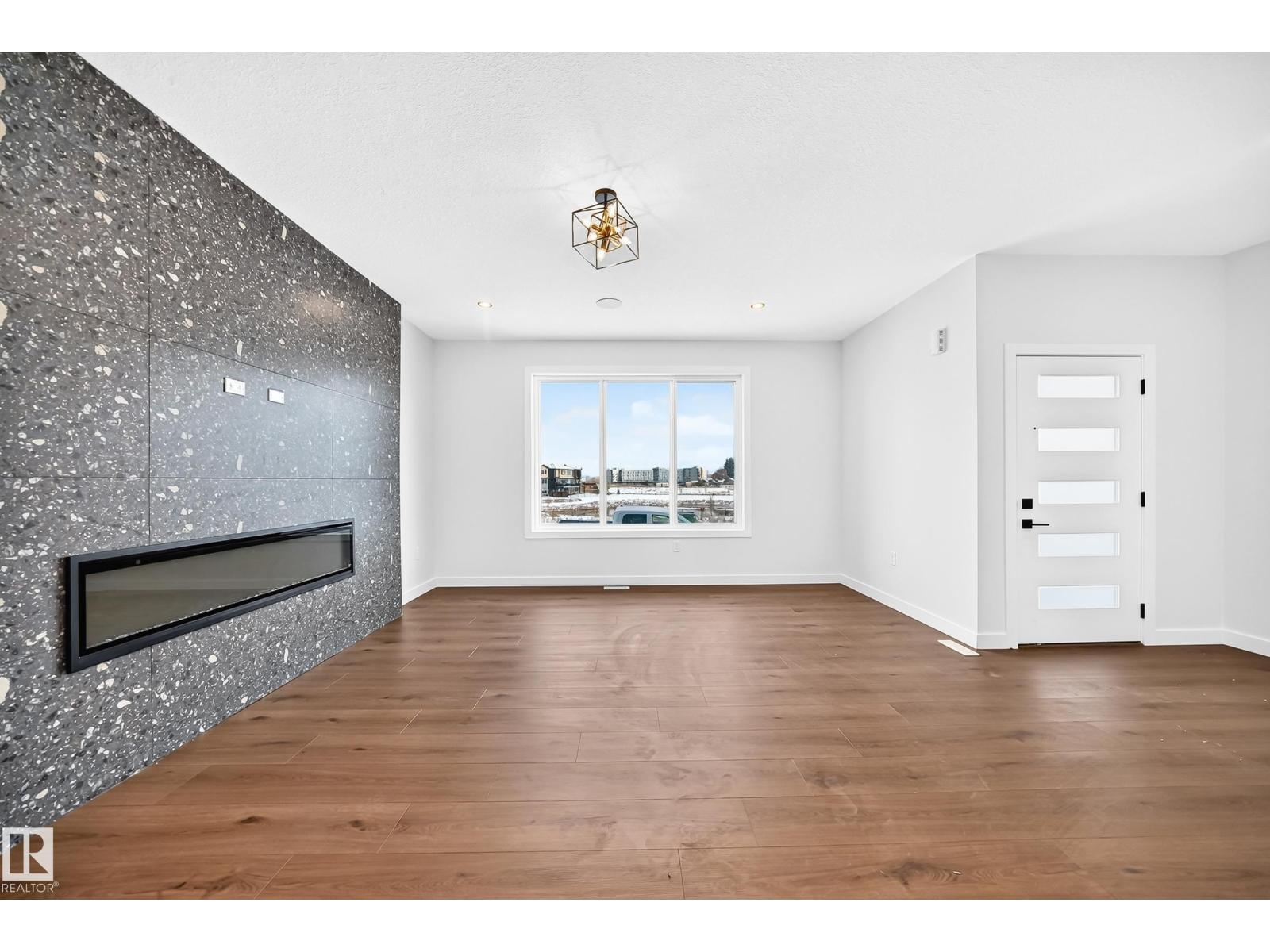 Property photograph 11 for MLS E4514784