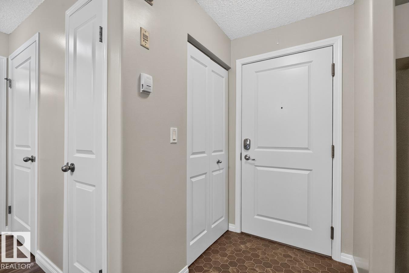 Property photograph 4 for MLS E4514728