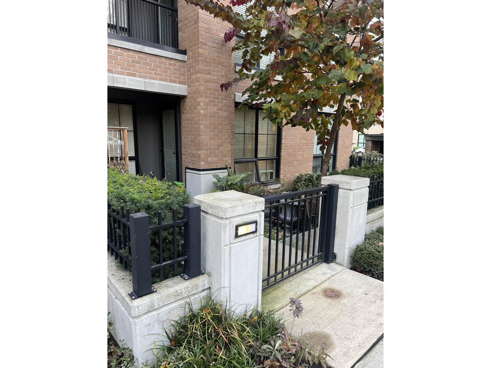 D112 8327 201 Street, Langley