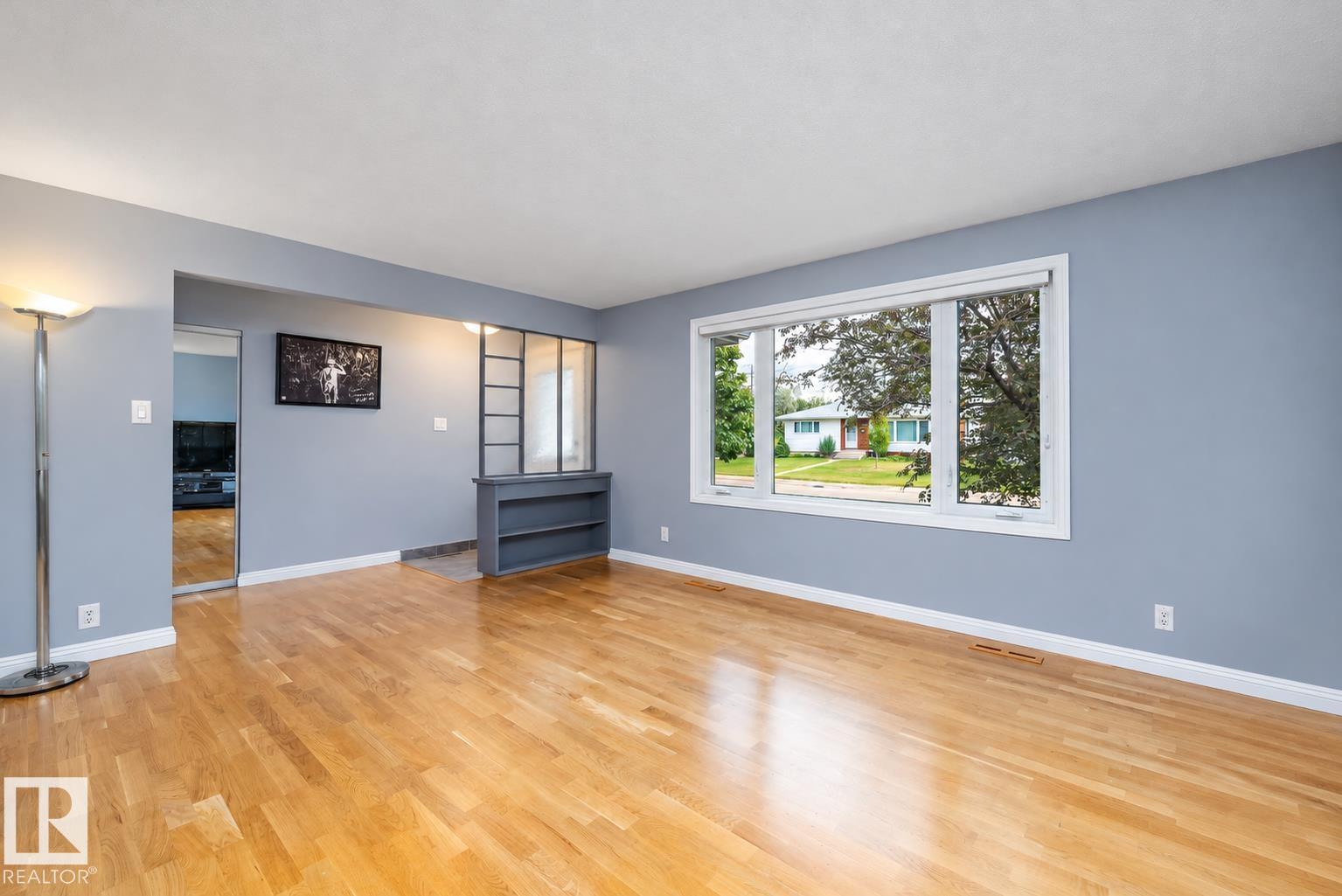 Property photograph 12 for MLS E4514788