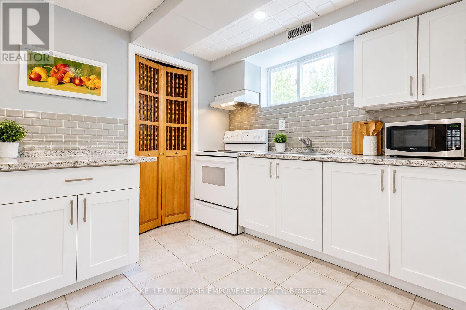 39 CHECKENDON DRIVE - 22
