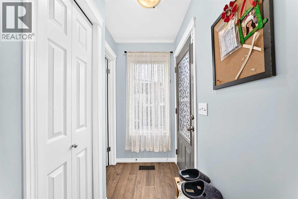 1037 New Brighton Gardens SE, Calgary — photo 3