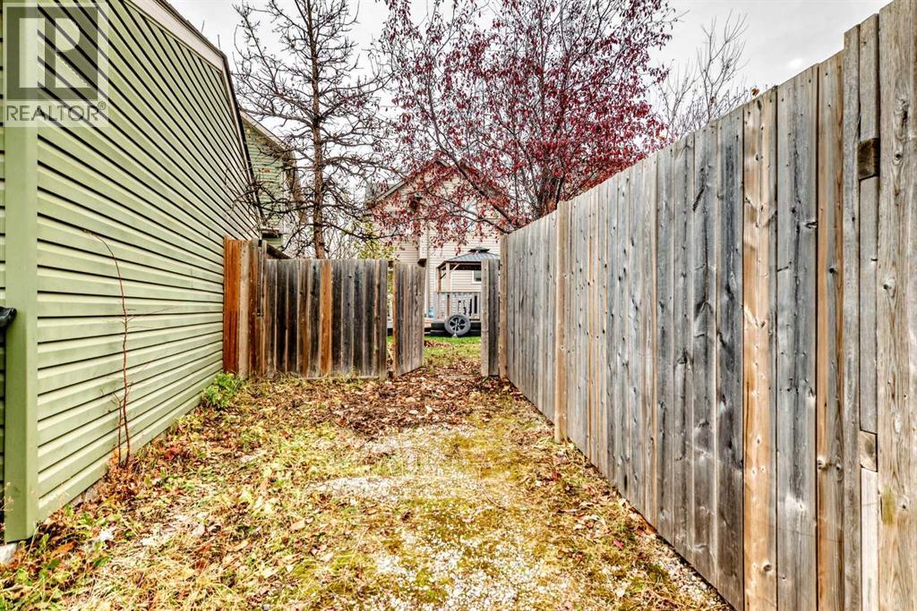 1037 New Brighton Gardens SE photo 48