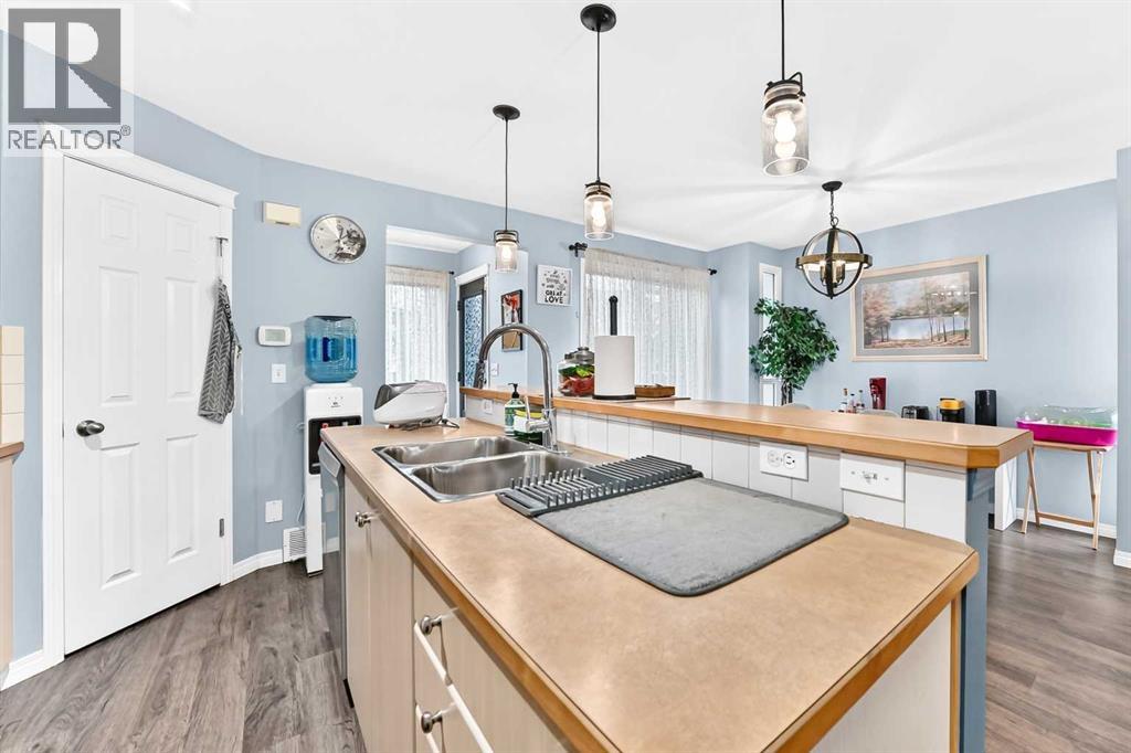 1037 New Brighton Gardens SE, Calgary — photo 6