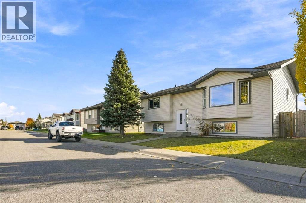 1702 Strathcona Place, Strathmore — photo 3